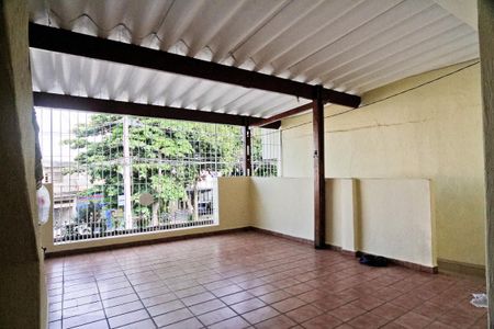 Casa à venda com 280m², 3 quartos e 2 vagas Casa à venda com 280m², 3 quartos e 2 vagasSacada