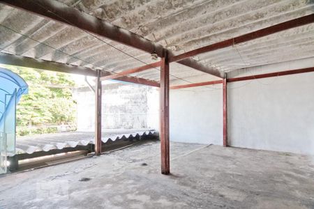 Casa à venda com 280m², 3 quartos e 2 vagas Casa à venda com 280m², 3 quartos e 2 vagasTerraço