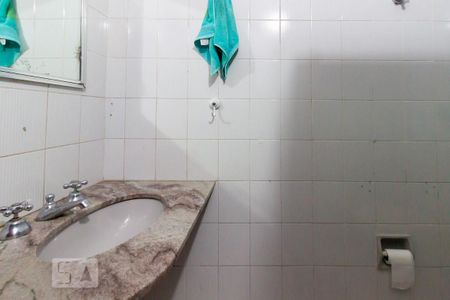 Casa à venda com 133m², 4 quartos e 1 vagaBanheiro