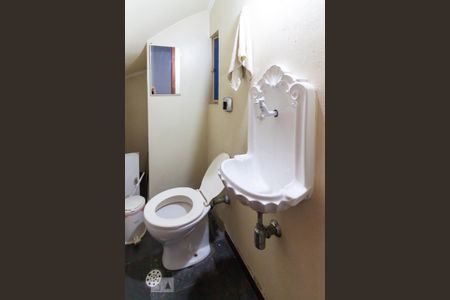 Casa à venda com 133m², 4 quartos e 1 vagaLavabo