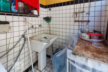 Casa à venda com 133m², 4 quartos e 1 vagaÁrea de serviço