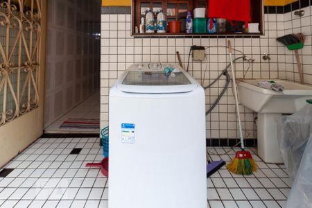 Casa à venda com 133m², 4 quartos e 1 vagaÁrea de serviço