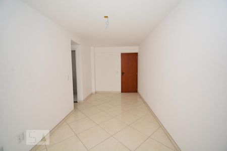 Sala de apartamento para alugar com 2 quartos, 62m² em Váz Lobo, Rio de Janeiro