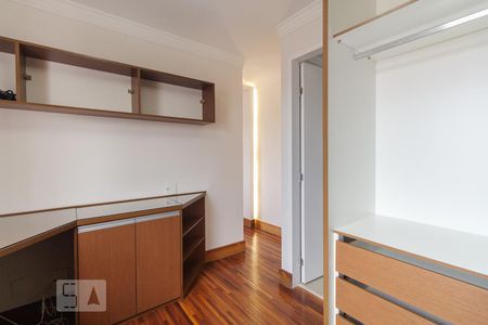 Apartamento à venda com 61m², 3 quartos e 1 vaga Apartamento à venda com 61m², 3 quartos e 1 vagaCloset e escritório