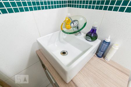 Casa à venda com 420m², 3 quartos e 4 vagasBanheiro da Suíte 2