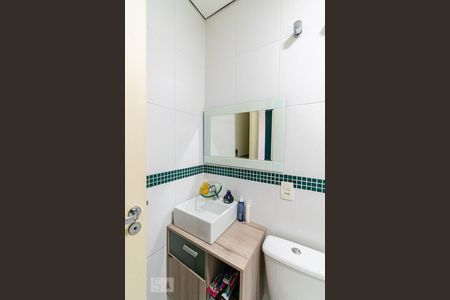 Casa à venda com 420m², 3 quartos e 4 vagasBanheiro da Suíte 2