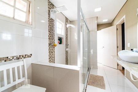 Casa à venda com 420m², 3 quartos e 4 vagasBanheiro da Suíte 1