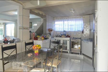 Casa à venda com 144m², 2 quartos e sem vaga Casa à venda com 144m², 2 quartos e sem vagaCozinha