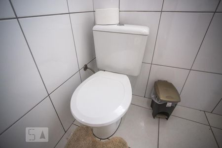 Casa à venda com 173m², 2 quartos e 2 vagas Casa à venda com 173m², 2 quartos e 2 vagasBanheiro