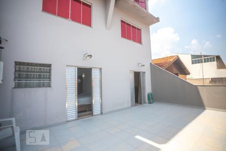 Casa à venda com 173m², 2 quartos e 2 vagas Casa à venda com 173m², 2 quartos e 2 vagasVaranda