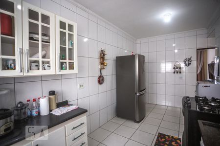 Casa à venda com 173m², 2 quartos e 2 vagas Casa à venda com 173m², 2 quartos e 2 vagasCozinha