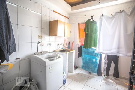 Casa à venda com 173m², 2 quartos e 2 vagas Casa à venda com 173m², 2 quartos e 2 vagasÁrea de serviço