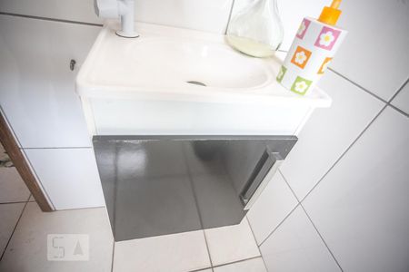 Casa à venda com 173m², 2 quartos e 2 vagas Casa à venda com 173m², 2 quartos e 2 vagasBanheiro