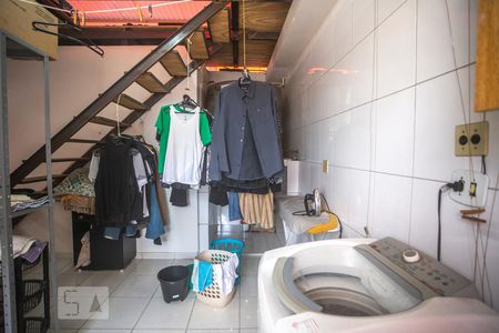 Casa à venda com 173m², 2 quartos e 2 vagas Casa à venda com 173m², 2 quartos e 2 vagasÁrea de serviço