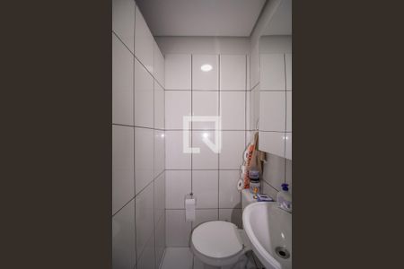 Casa à venda com 234m², 4 quartos e 2 vagasBanheiro 1