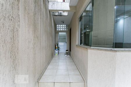 Casa à venda com 200m², 3 quartos e 4 vagas Casa à venda com 200m², 3 quartos e 4 vagasEntrada