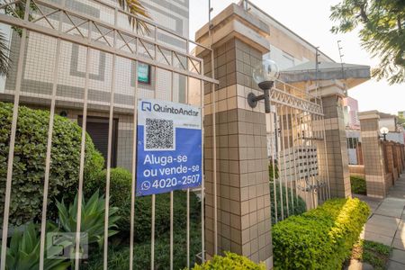 Casa de condomínio à venda com 174m², 3 quartos e 2 vagas Casa de condomínio à venda com 174m², 3 quartos e 2 vagasFachada