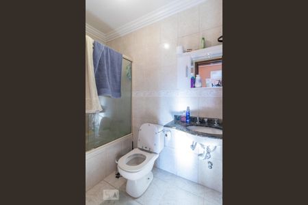 Casa de condomínio à venda com 174m², 3 quartos e 2 vagas Casa de condomínio à venda com 174m², 3 quartos e 2 vagasBanheiro da Suíte