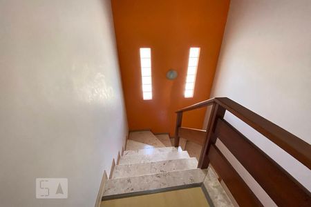 Casa à venda com 450m², 4 quartos e 3 vagasEscada