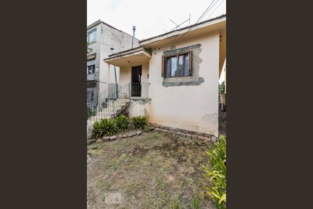 Casa à venda com 458m², 6 quartos e 2 vagas Casa à venda com 458m², 6 quartos e 2 vagasFachada