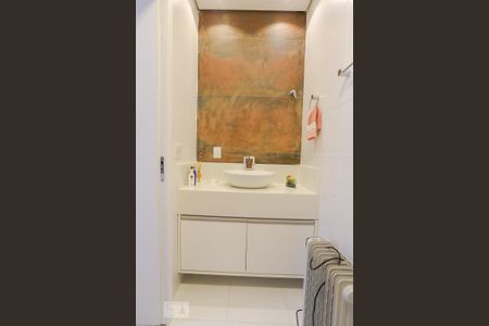 Casa à venda com 116m², 3 quartos e 2 vagasBanheiro da Suíte 2