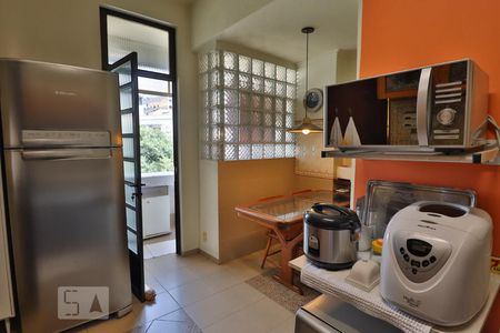 Apartamento à venda com 85m², 2 quartos e 1 vagaCozinha