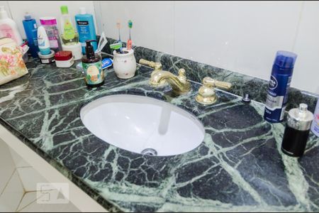 Apartamento à venda com 332m², 3 quartos e 3 vagasBanheiro da suíte