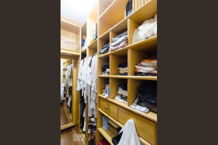 Apartamento à venda com 332m², 3 quartos e 3 vagasCloset da suíte