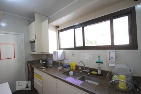 Casa à venda com 250m², 3 quartos e 2 vagasCozinha