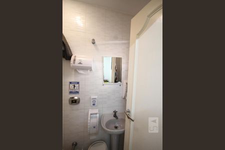 Casa à venda com 250m², 3 quartos e 2 vagasBanheiro de Serviço