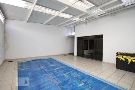 Casa à venda com 250m², 3 quartos e 2 vagasPiscina