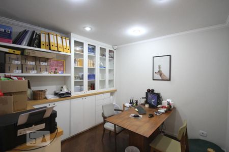 Casa à venda com 250m², 3 quartos e 2 vagasEscritório