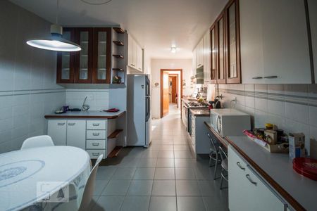 Apartamento à venda com 148m², 4 quartos e 3 vagas Apartamento à venda com 148m², 4 quartos e 3 vagasCozinha