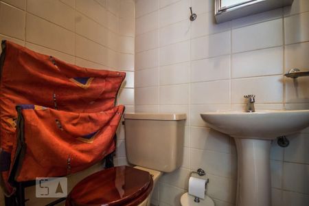 Apartamento à venda com 148m², 4 quartos e 3 vagas Apartamento à venda com 148m², 4 quartos e 3 vagasBanheiro de Serviço