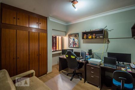 Apartamento à venda com 148m², 4 quartos e 3 vagas Apartamento à venda com 148m², 4 quartos e 3 vagasQuarto 2