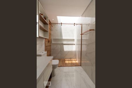 Casa à venda com 140m², 3 quartos e 2 vagas Casa à venda com 140m², 3 quartos e 2 vagasBanheiro Suíte 2