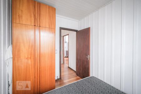 Quarto 1 de casa para alugar com 2 quartos, 80m² em Xaxim, Curitiba
