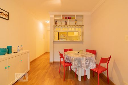 Sala de apartamento à venda com 3 quartos, 75m² em Indianópolis, São Paulo