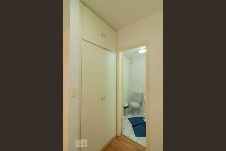 Corredor Quartos de apartamento à venda com 3 quartos, 75m² em Indianópolis, São Paulo