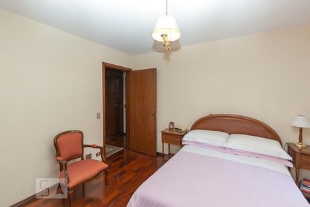 Apartamento à venda com 200m², 4 quartos e 3 vagas Apartamento à venda com 200m², 4 quartos e 3 vagasSuíte 1