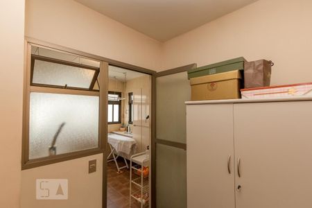 Apartamento à venda com 200m², 4 quartos e 3 vagas Apartamento à venda com 200m², 4 quartos e 3 vagasQuarto de Serviço