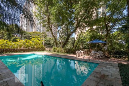 Apartamento à venda com 200m², 4 quartos e 3 vagas Apartamento à venda com 200m², 4 quartos e 3 vagasPiscina