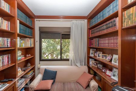 Apartamento à venda com 200m², 4 quartos e 3 vagas Apartamento à venda com 200m², 4 quartos e 3 vagasEscritório