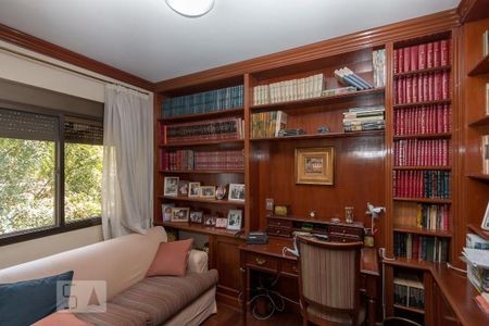 Apartamento à venda com 200m², 4 quartos e 3 vagas Apartamento à venda com 200m², 4 quartos e 3 vagasEscritório