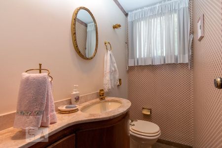 Apartamento à venda com 200m², 4 quartos e 3 vagas Apartamento à venda com 200m², 4 quartos e 3 vagasLavabo