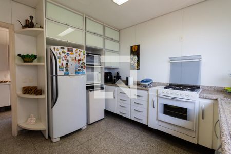 Apartamento à venda com 308m², 5 quartos e 5 vagas Apartamento à venda com 308m², 5 quartos e 5 vagasCozinha