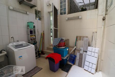 Apartamento à venda com 160m², 3 quartos e 1 vaga Apartamento à venda com 160m², 3 quartos e 1 vagaLavanderia