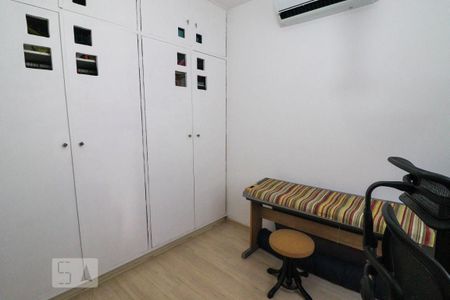 Apartamento à venda com 160m², 3 quartos e 1 vaga Apartamento à venda com 160m², 3 quartos e 1 vagaQuarto 1