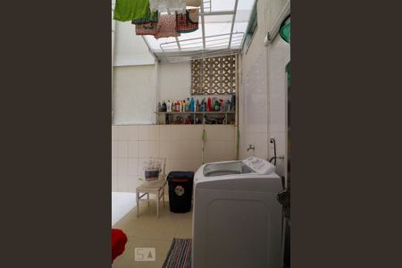 Apartamento à venda com 160m², 3 quartos e 1 vaga Apartamento à venda com 160m², 3 quartos e 1 vagaLavanderia