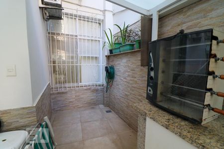 Apartamento à venda com 160m², 3 quartos e 1 vaga Apartamento à venda com 160m², 3 quartos e 1 vagaVaranda gourmet